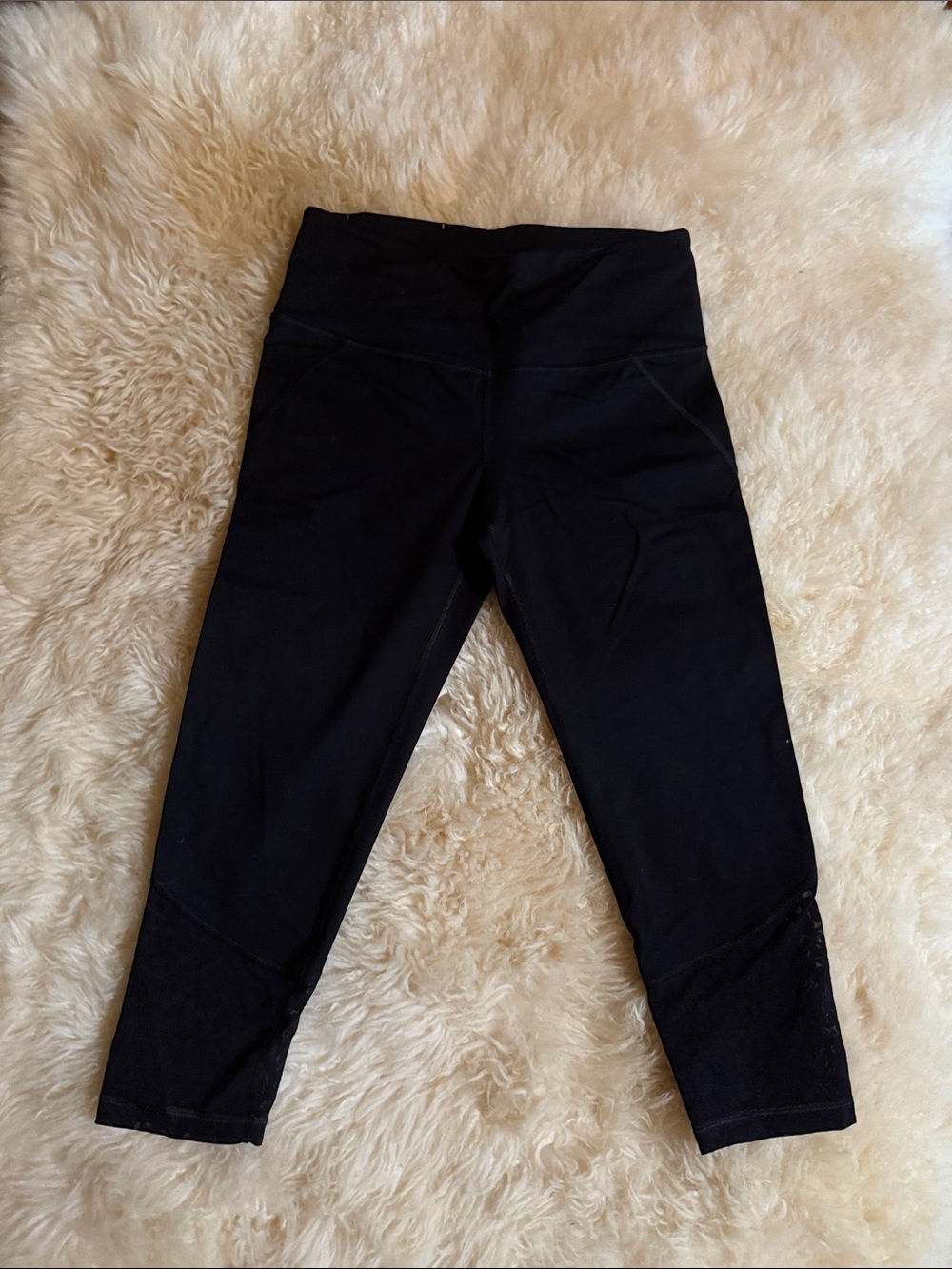 Victoria’s Secret Sport Black High-Waist Crop Leggings with lace detail Medium